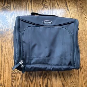 Samsonite accessories hanging toiletry kit
